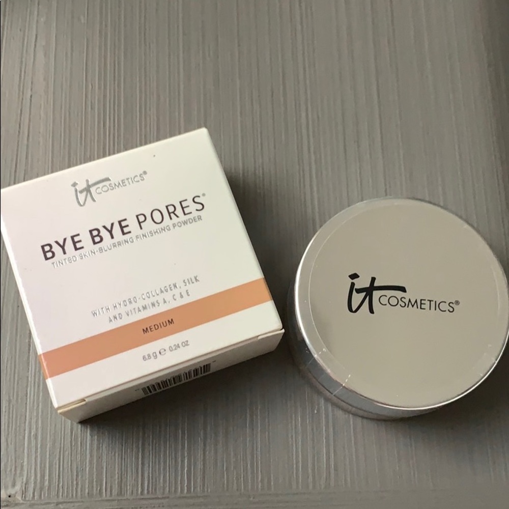 It Cosmetics Bye Bye Pores Finishing Powder